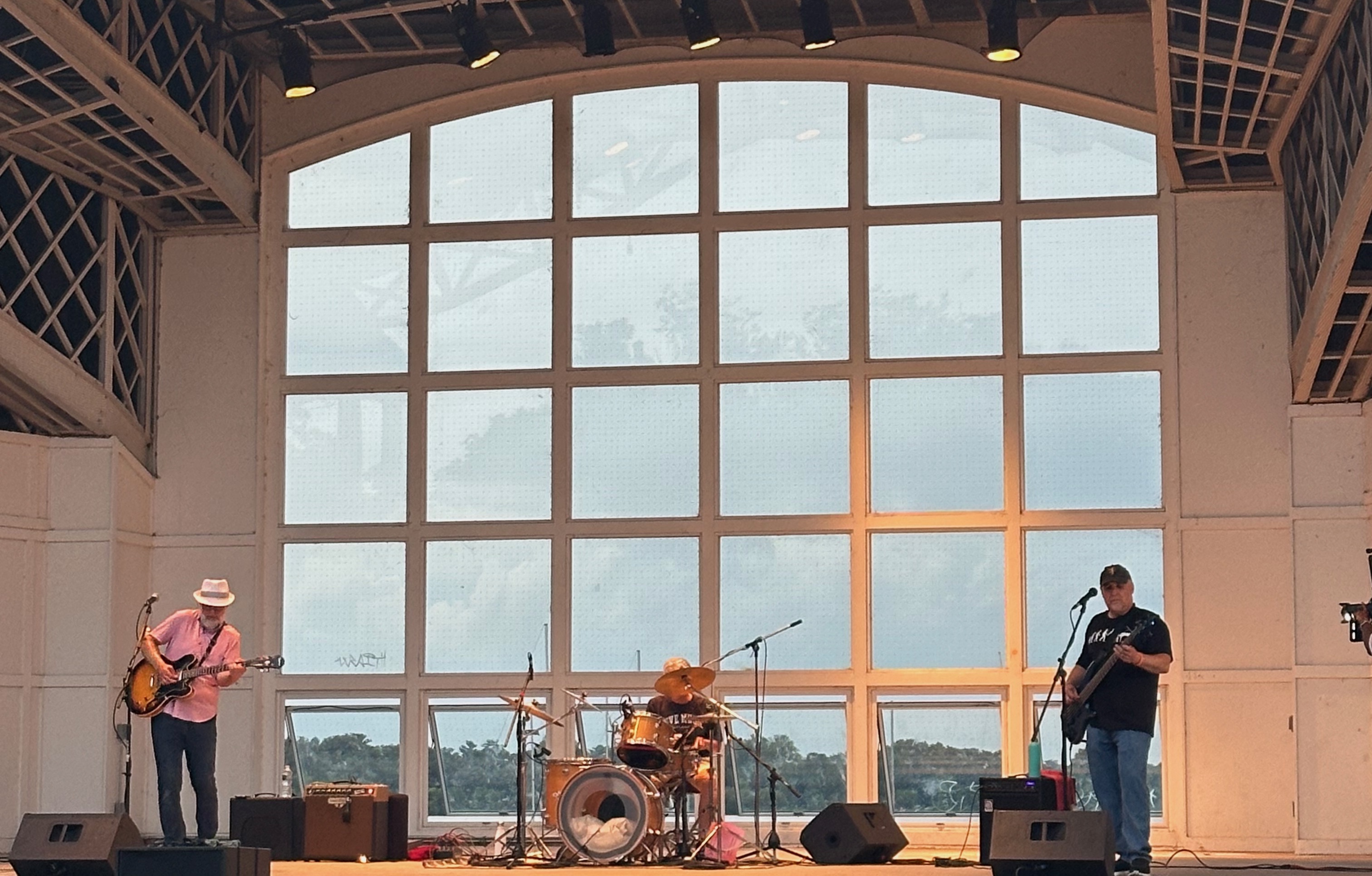 Junior and the Jukes performing at the Lake Harriet Bandshell